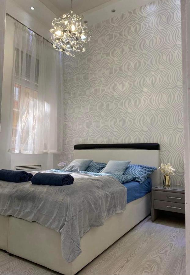 White Luxury Apartment Boedapest Buitenkant foto