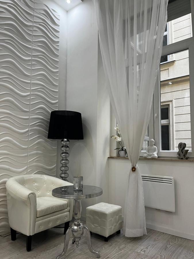 White Luxury Apartment Boedapest Buitenkant foto