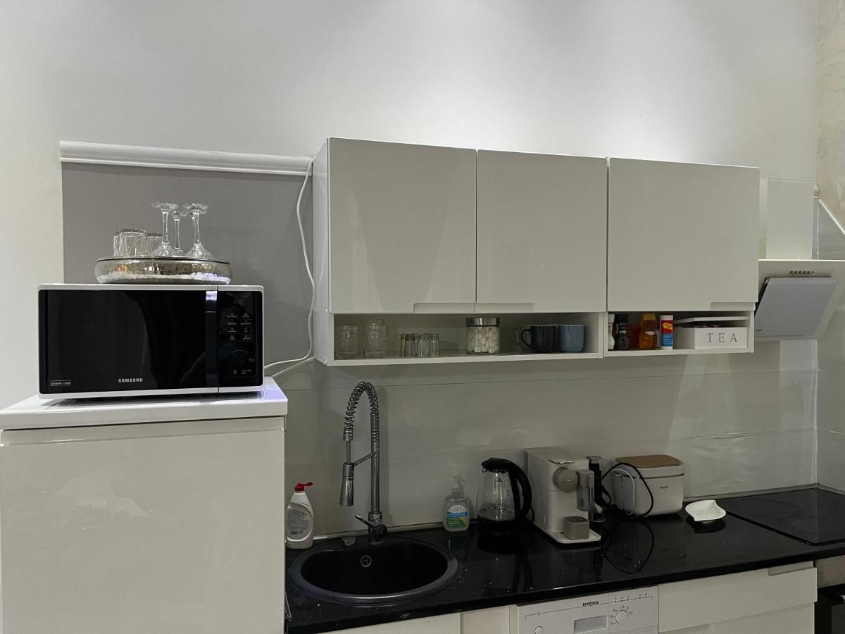 White Luxury Apartment Boedapest Buitenkant foto