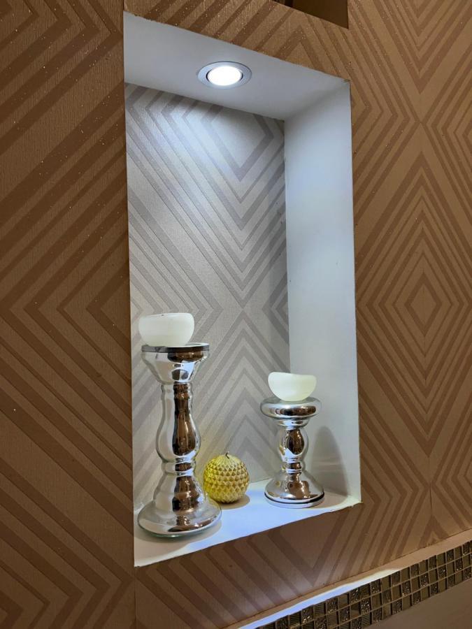 White Luxury Apartment Boedapest Buitenkant foto