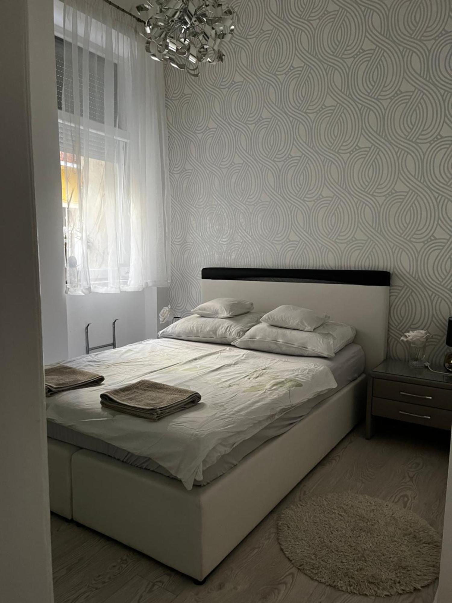 White Luxury Apartment Boedapest Buitenkant foto